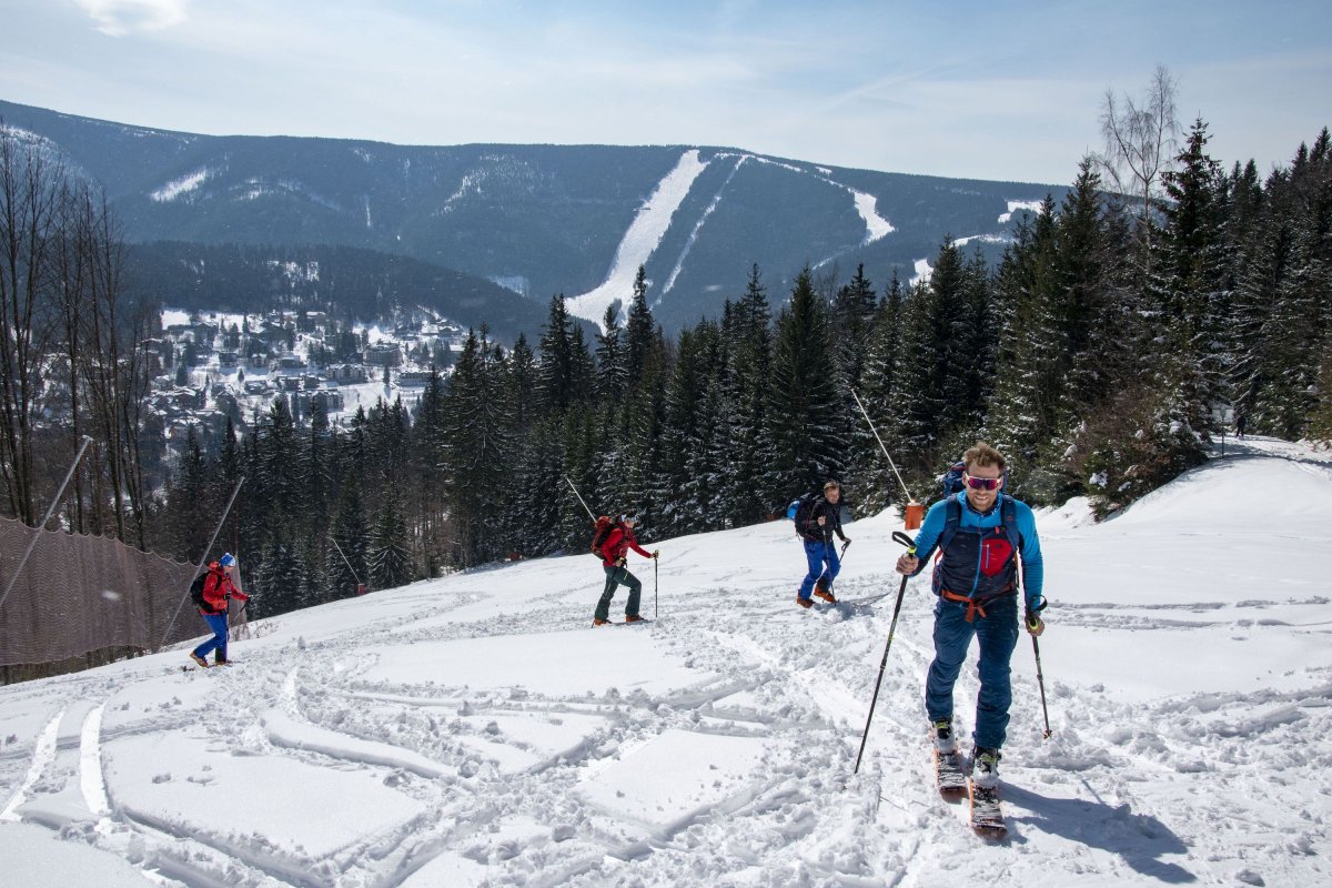 Pohyb na sjezdovce na skialpech