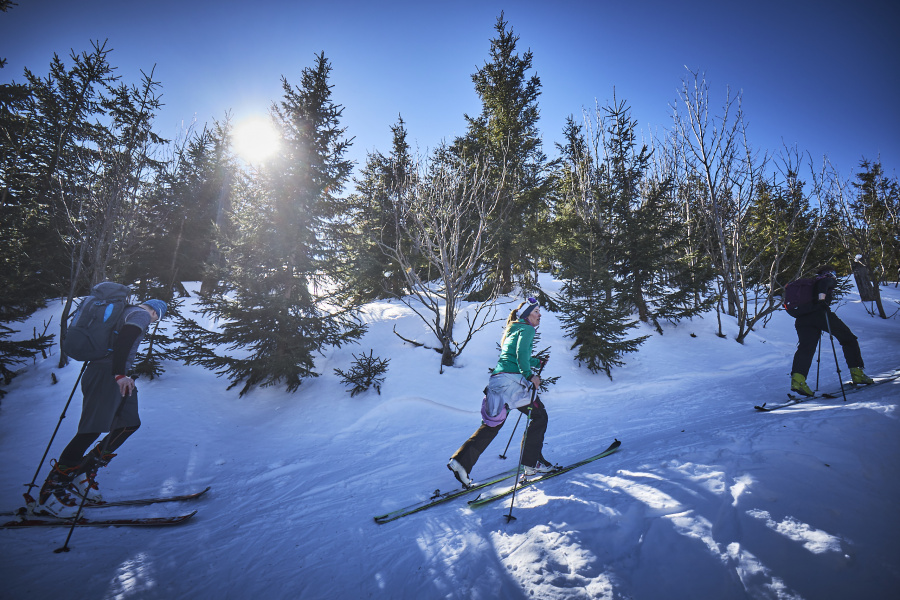 Zažij našlapaný den na skialpech v Krkonoších